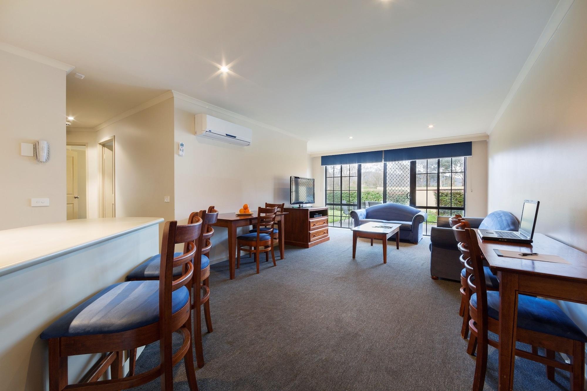 Canberra Parklands Central Apartment Hotel Official Экстерьер фото