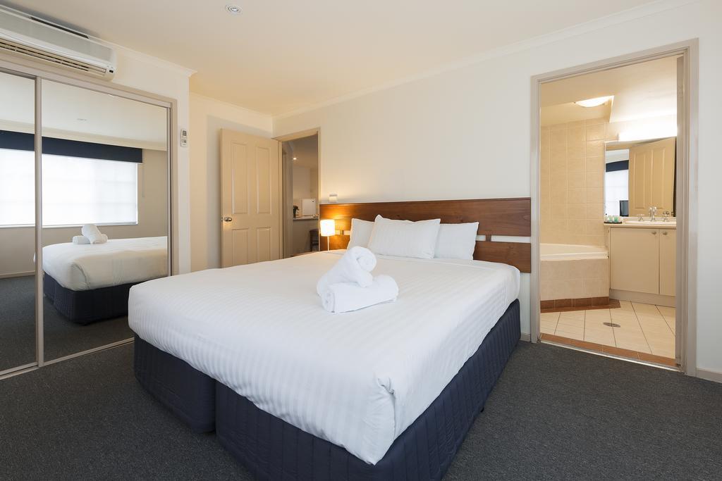 Canberra Parklands Central Apartment Hotel Official Экстерьер фото