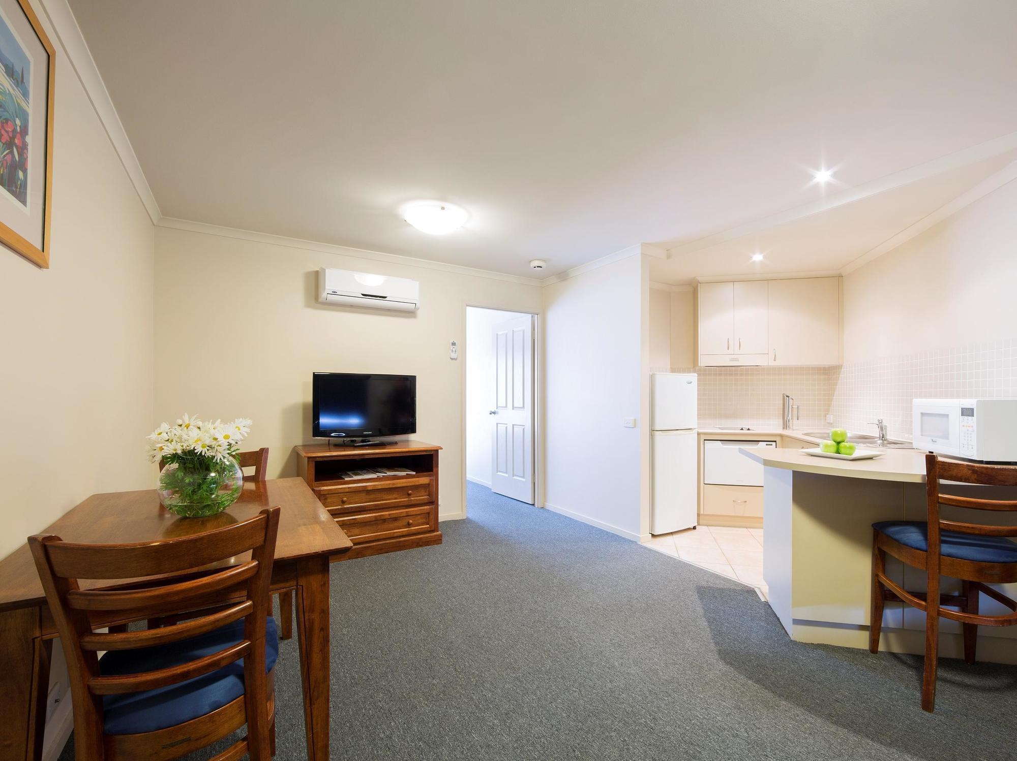 Canberra Parklands Central Apartment Hotel Official Экстерьер фото