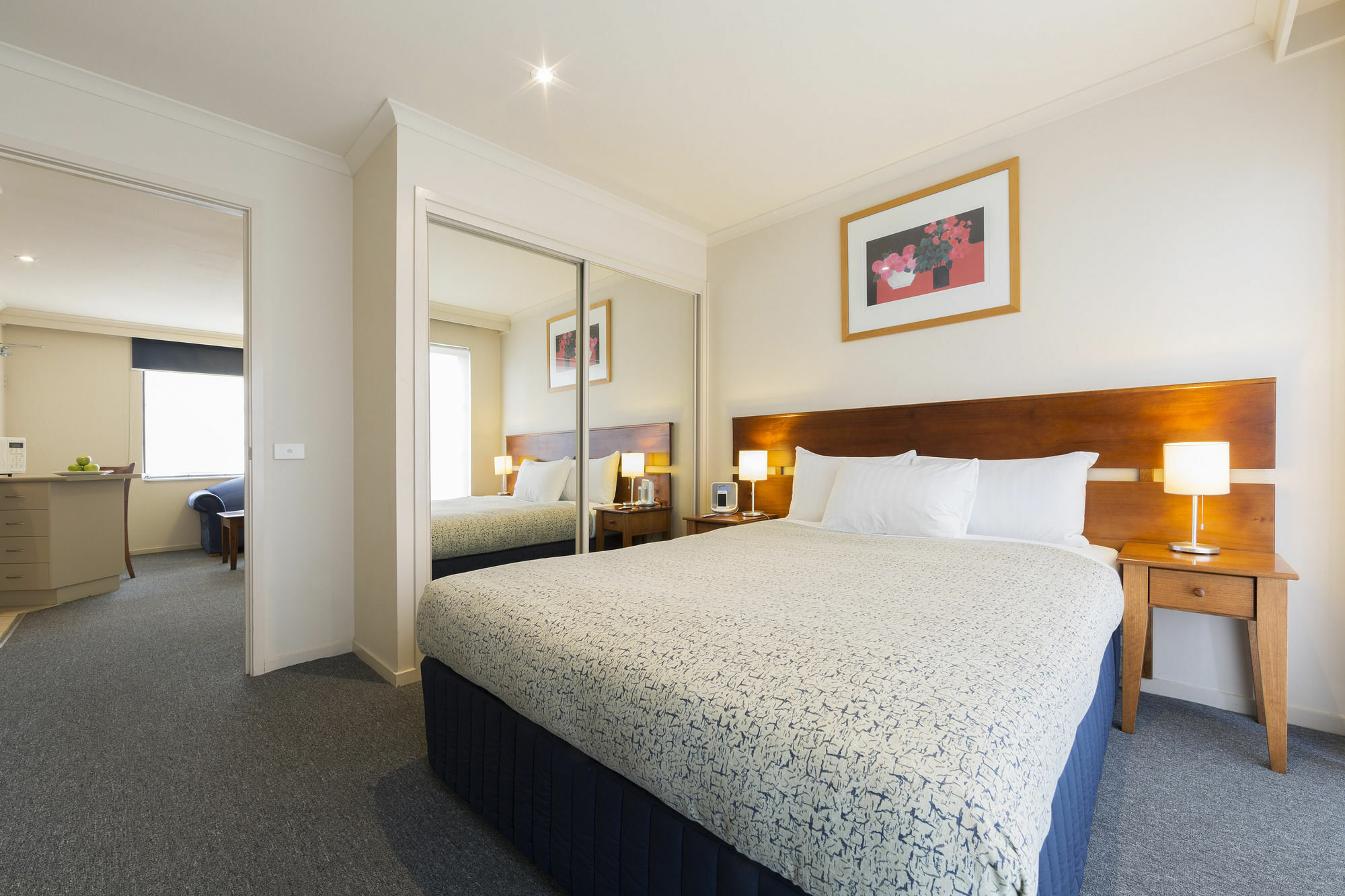 Canberra Parklands Central Apartment Hotel Official Экстерьер фото