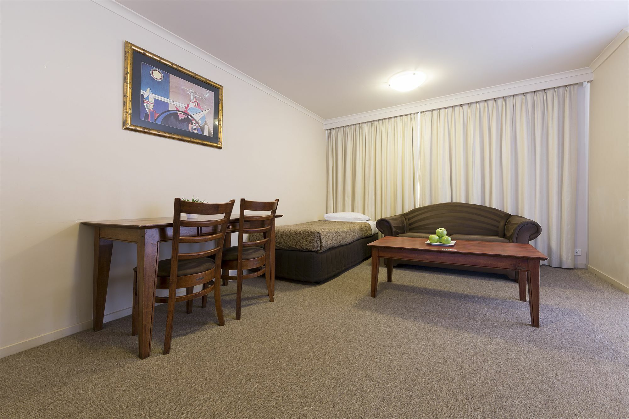 Canberra Parklands Central Apartment Hotel Official Экстерьер фото